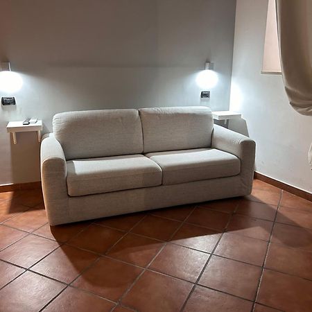 Base Napoli Plebiscito Bed and Breakfast Εξωτερικό φωτογραφία
