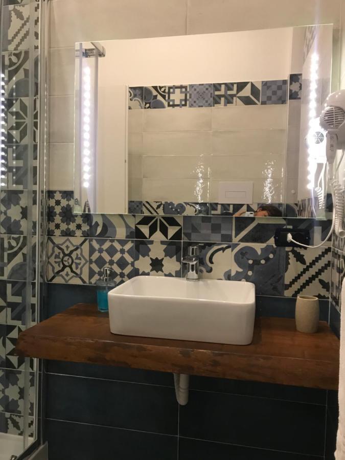 Base Napoli Plebiscito Bed and Breakfast Εξωτερικό φωτογραφία