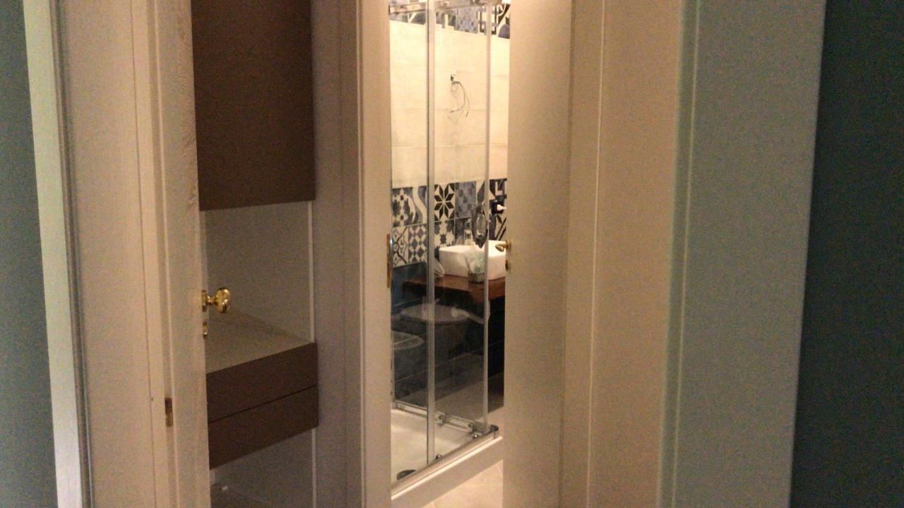 Base Napoli Plebiscito Bed and Breakfast Εξωτερικό φωτογραφία