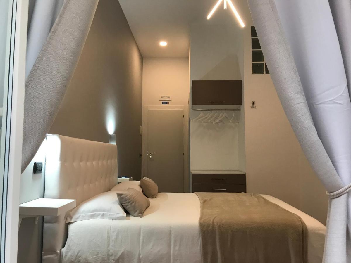 Base Napoli Plebiscito Bed and Breakfast Εξωτερικό φωτογραφία