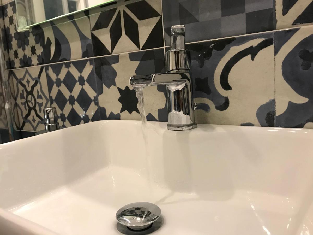 Base Napoli Plebiscito Bed and Breakfast Εξωτερικό φωτογραφία
