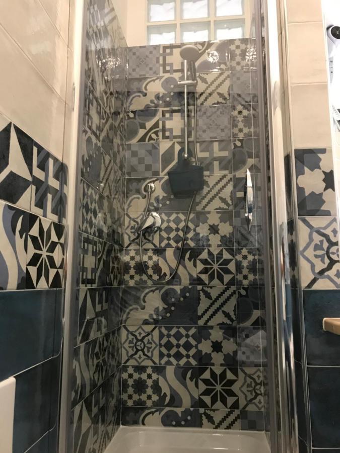 Base Napoli Plebiscito Bed and Breakfast Εξωτερικό φωτογραφία