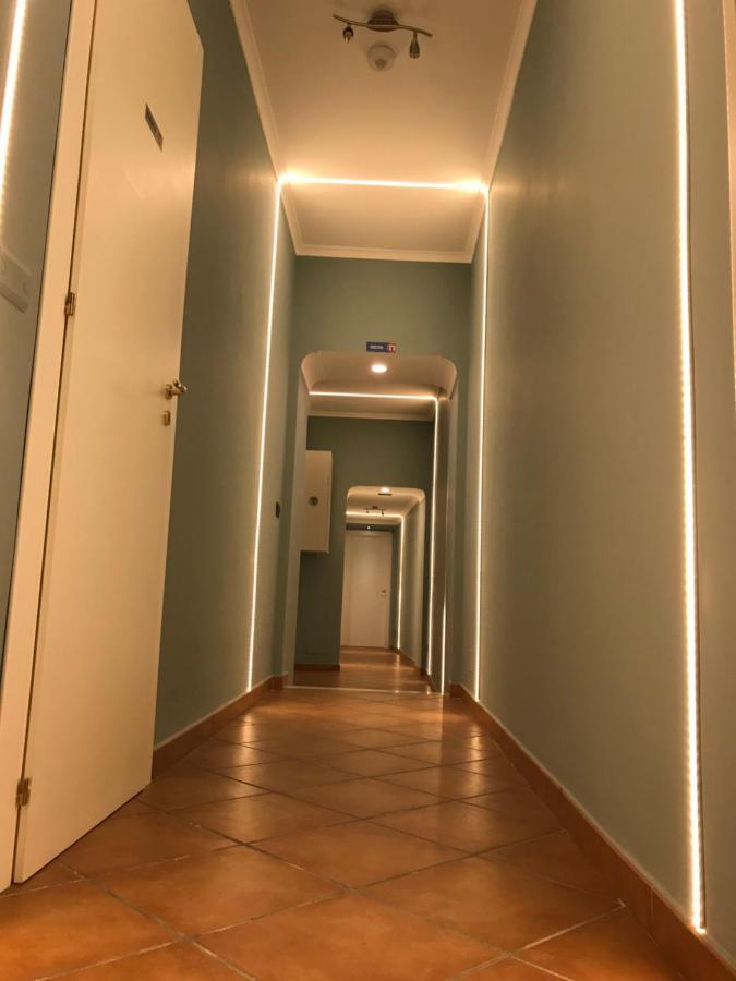 Base Napoli Plebiscito Bed and Breakfast Εξωτερικό φωτογραφία