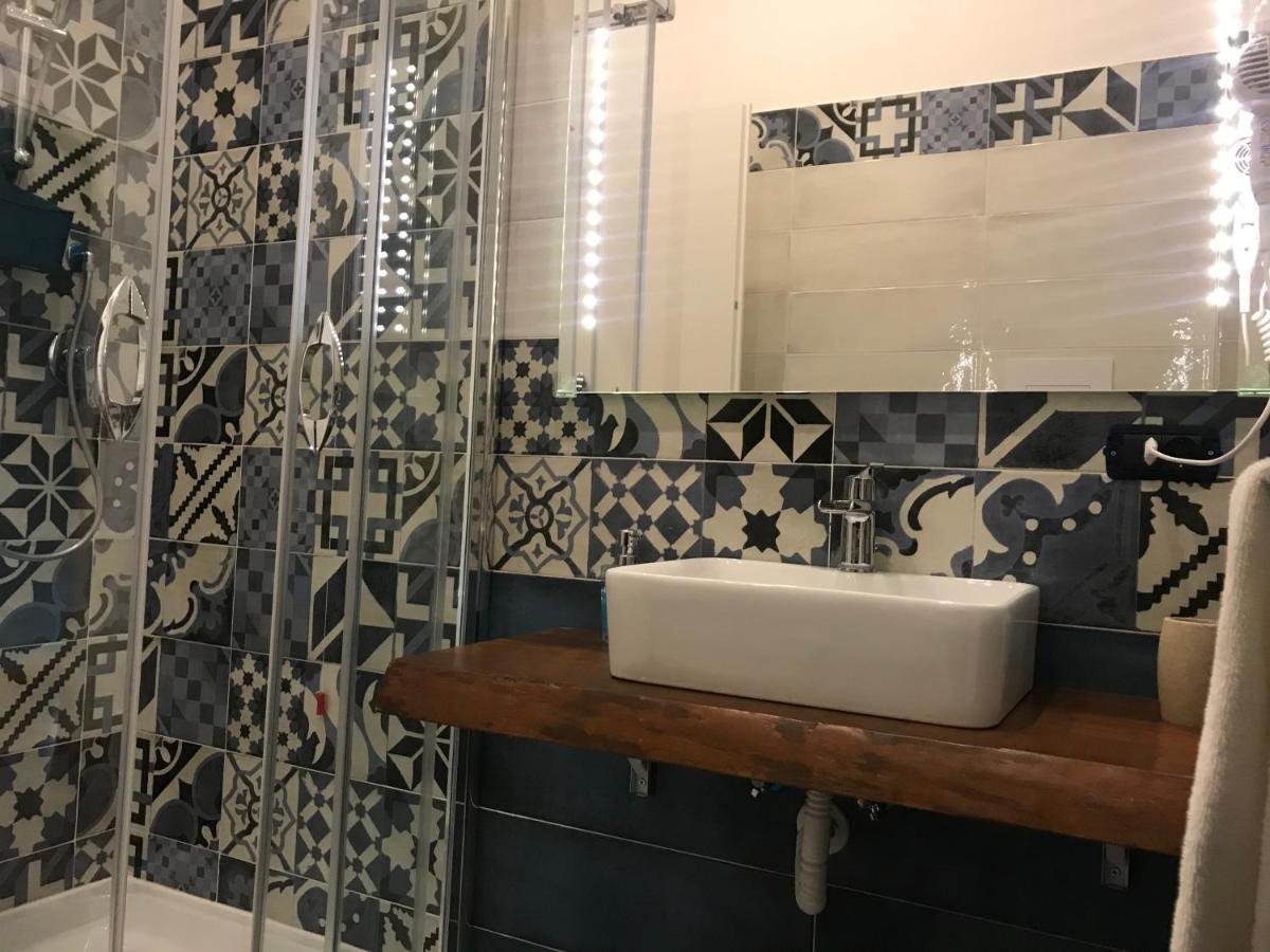 Base Napoli Plebiscito Bed and Breakfast Εξωτερικό φωτογραφία