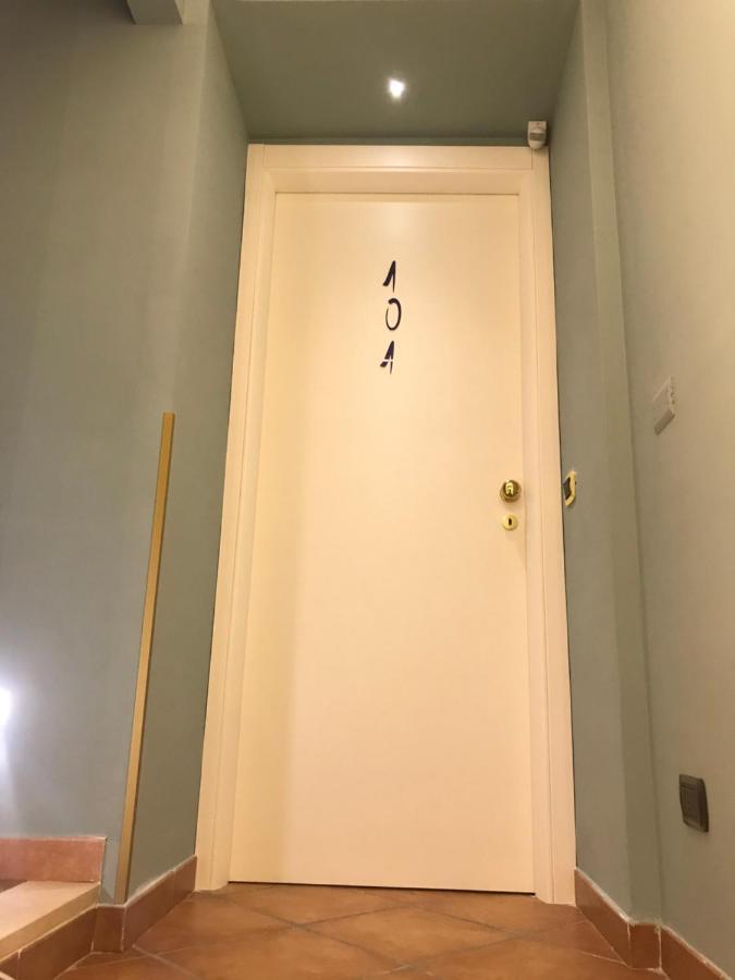 Base Napoli Plebiscito Bed and Breakfast Εξωτερικό φωτογραφία