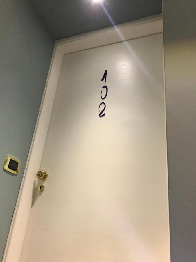 Base Napoli Plebiscito Bed and Breakfast Εξωτερικό φωτογραφία