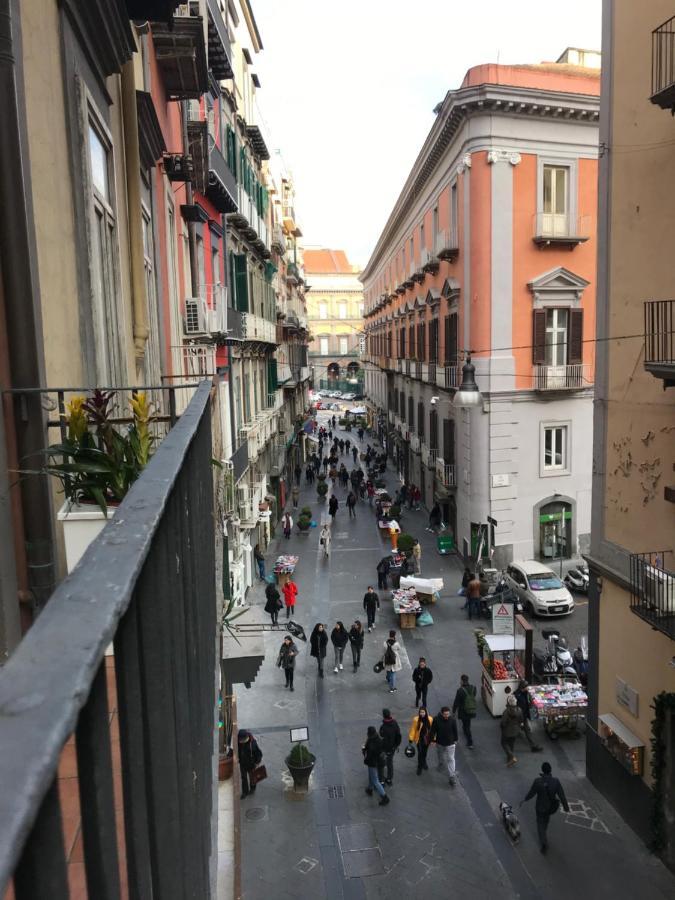 Base Napoli Plebiscito Bed and Breakfast Εξωτερικό φωτογραφία