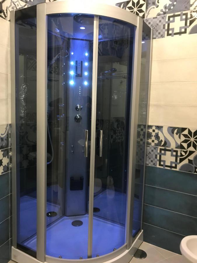 Base Napoli Plebiscito Bed and Breakfast Εξωτερικό φωτογραφία
