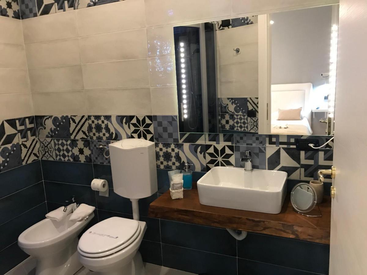 Base Napoli Plebiscito Bed and Breakfast Εξωτερικό φωτογραφία