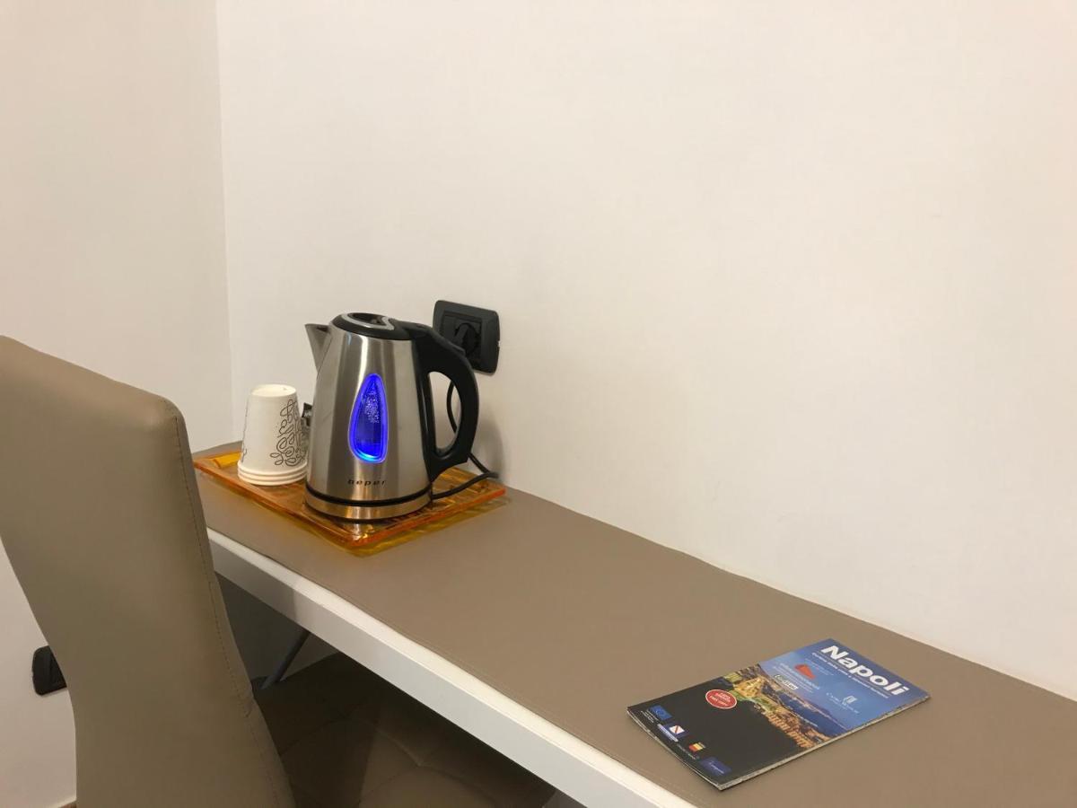 Base Napoli Plebiscito Bed and Breakfast Εξωτερικό φωτογραφία